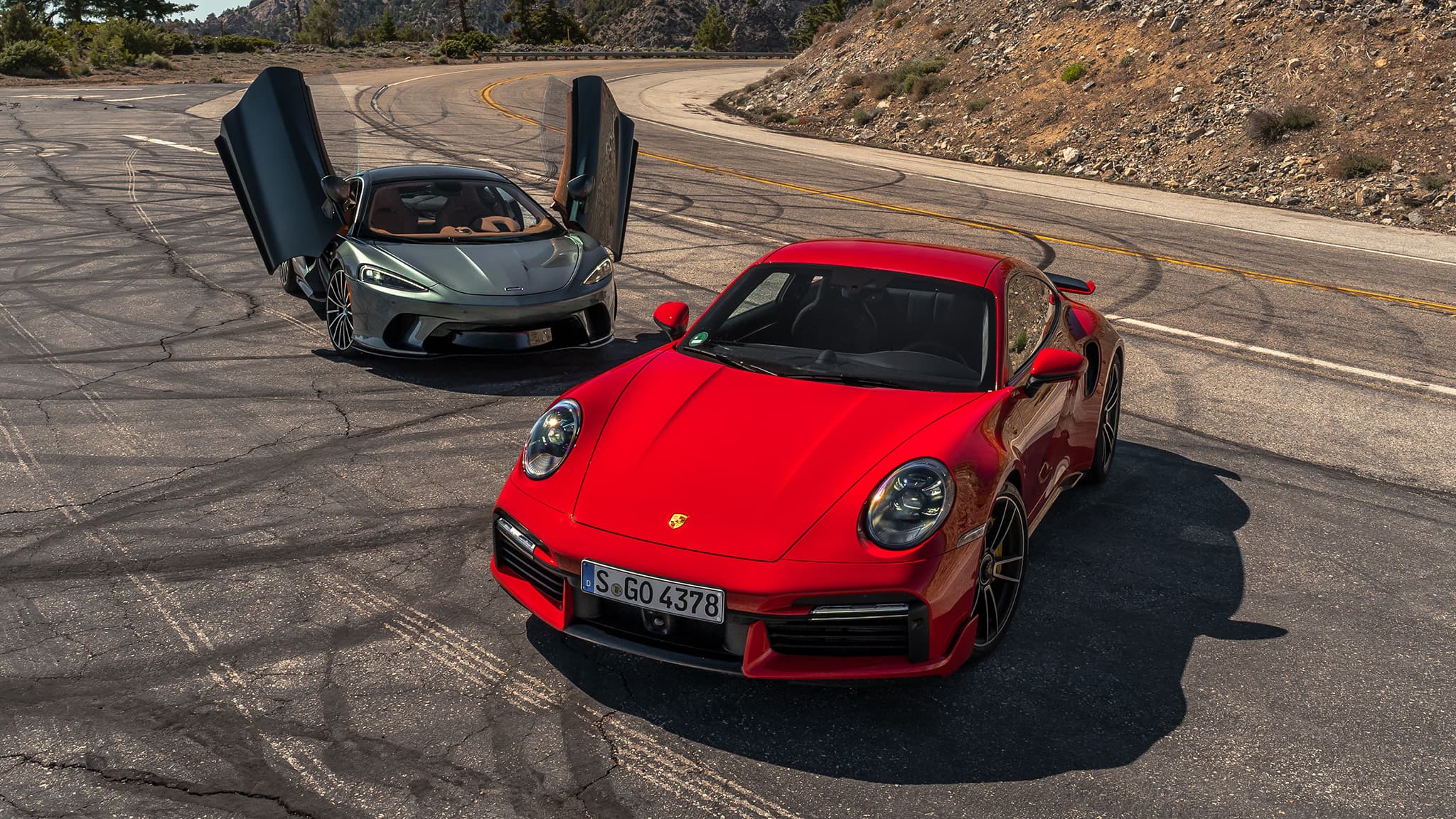2021 Porsche 911 Turbo S Coupe vs 2020 McLaren GT 10